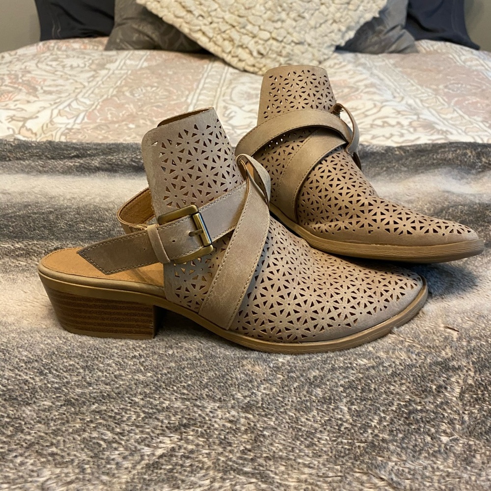Booties perfect for fall !! - Picture 3 of 3